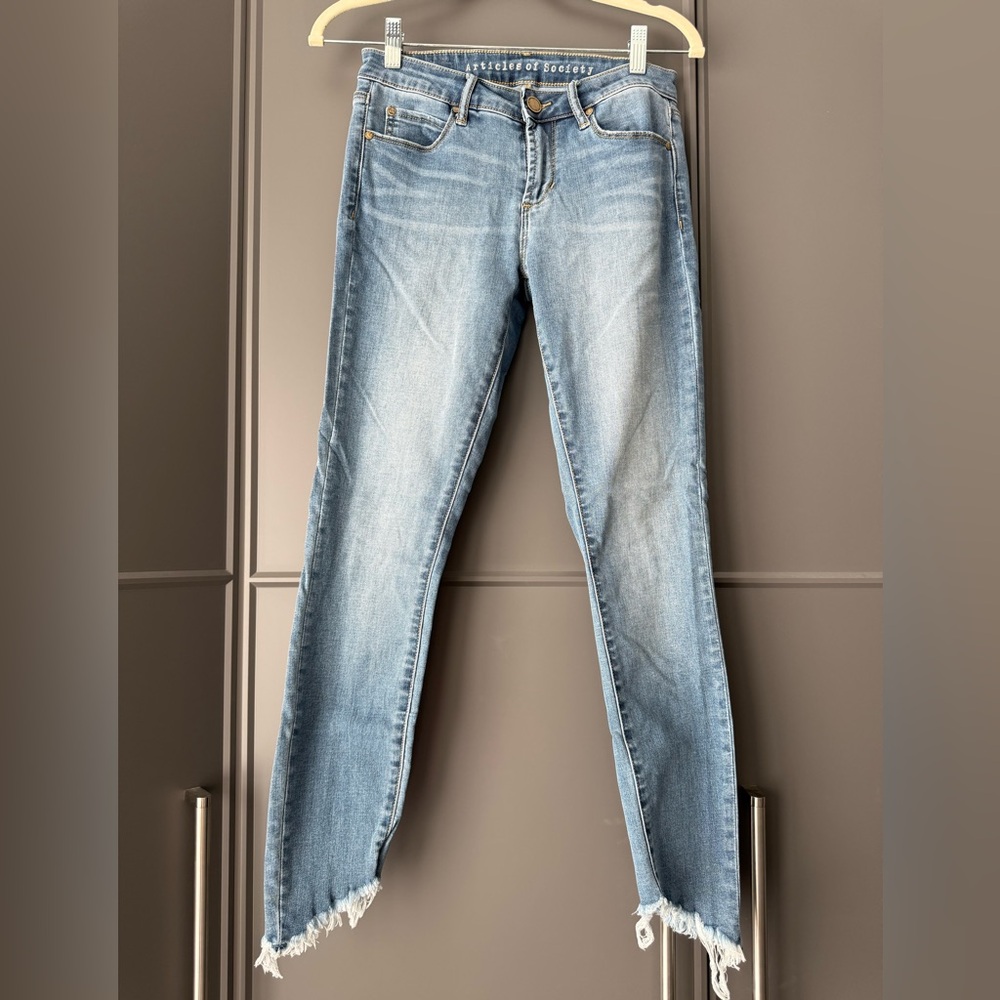 Women's Blue Frayed Hem Jeans